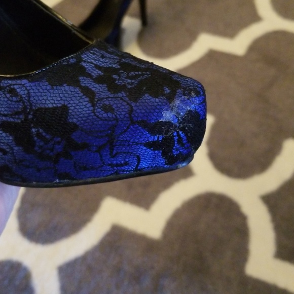 Heels - Picture 2 of 5